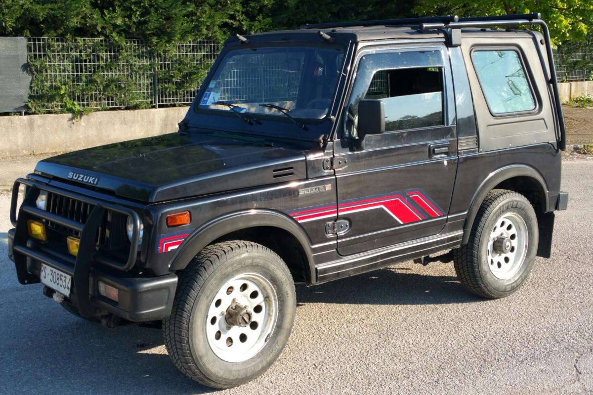 Suzuki Samurai sj413