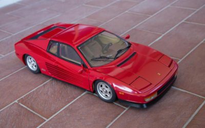 Ferrari Testarossa in scala 1/8