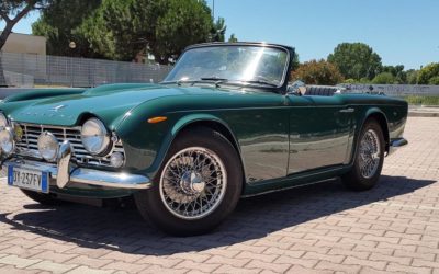 TRIUMPH TR4